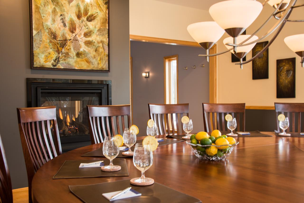 River Spring Lodge Darien Екстер'єр фото